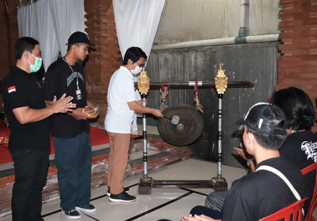 Sekda Adi Arnawa Hadiri Acara Kreatifitas Lomba Menyambut HUT RI Ke-77 di Banjar Bumi Mekar Sari